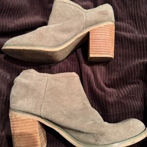 Urban Outfitters Olive Suede Heeled Boots